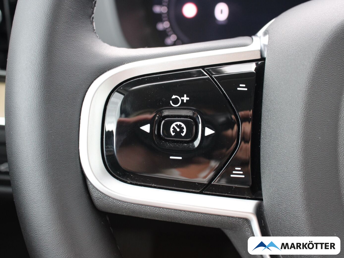 Fahrzeugabbildung Volvo XC60 B5 FACELIFT Ultra Dark AWD/LHZ/SHZ/360/LUFT