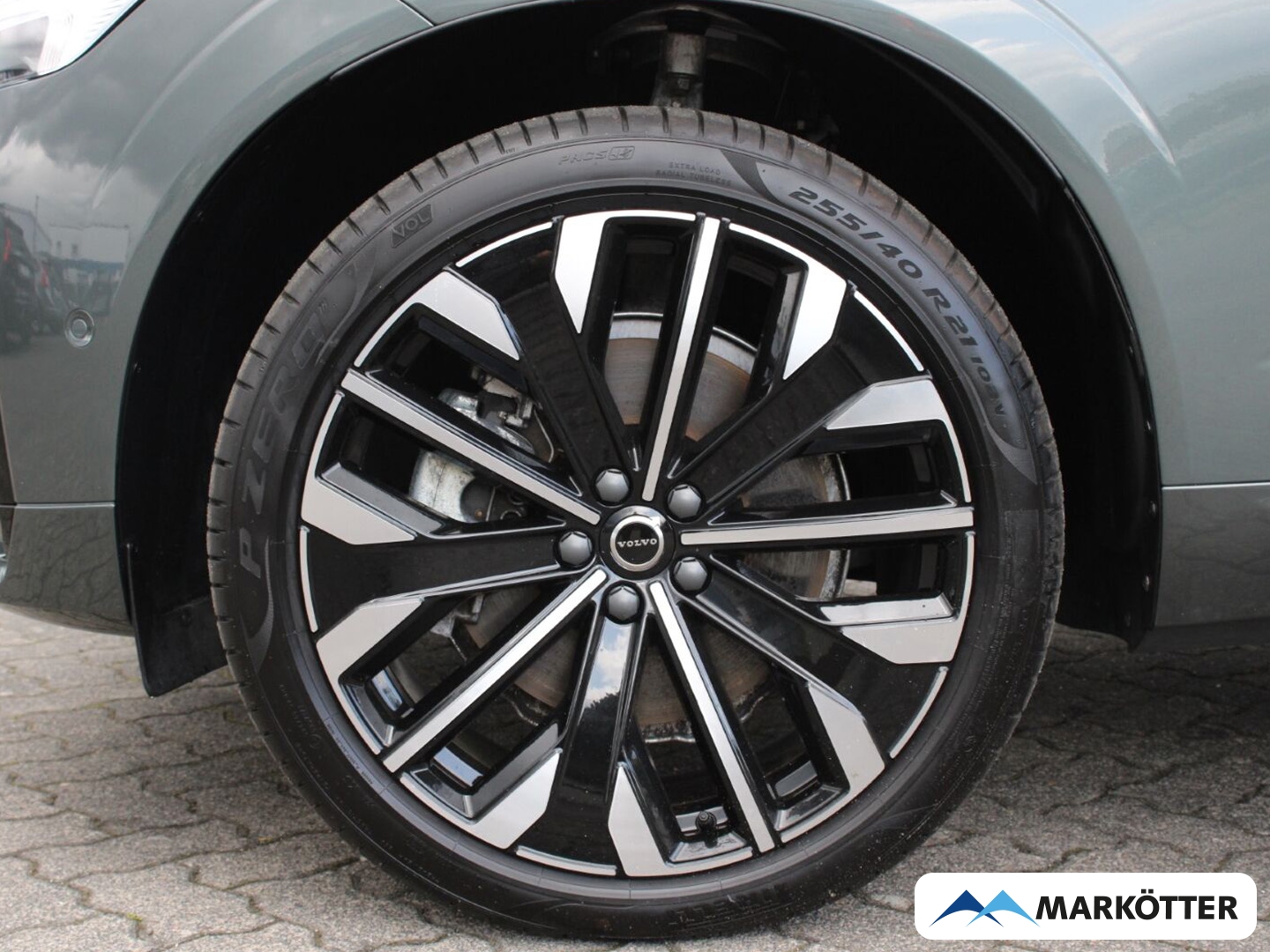 Fahrzeugabbildung Volvo XC60 B5 FACELIFT Ultra Dark AWD/LHZ/SHZ/360/LUFT
