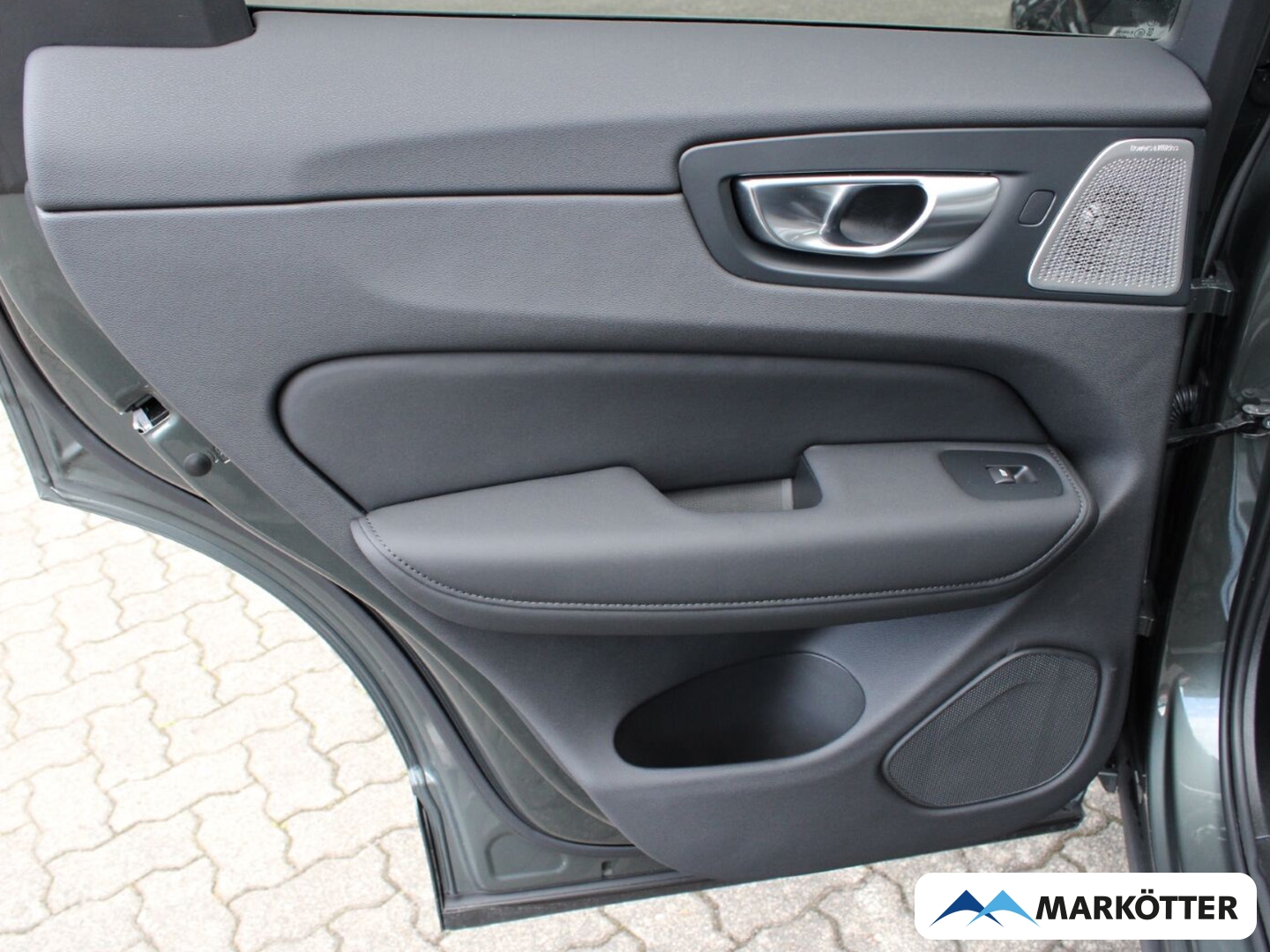 Fahrzeugabbildung Volvo XC60 B5 FACELIFT Ultra Dark AWD/LHZ/SHZ/360/LUFT