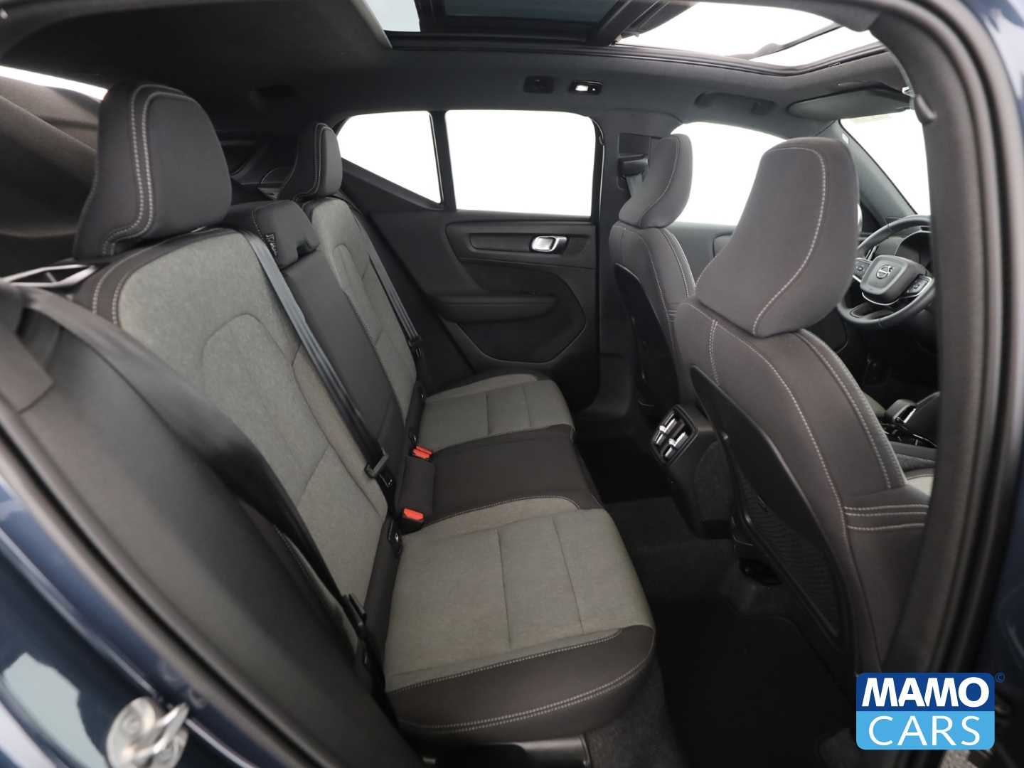 Fahrzeugabbildung Volvo XC40 B3 Plus Dark PIXEL/Pano/Totwinkel/Memory
