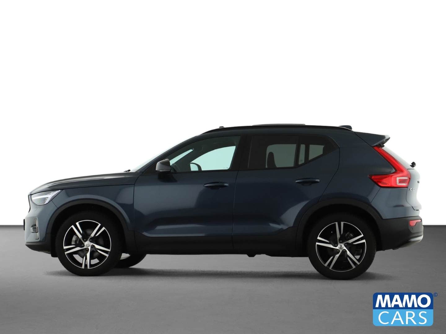 Fahrzeugabbildung Volvo XC40 B3 Plus Dark PIXEL/Pano/Totwinkel/Memory