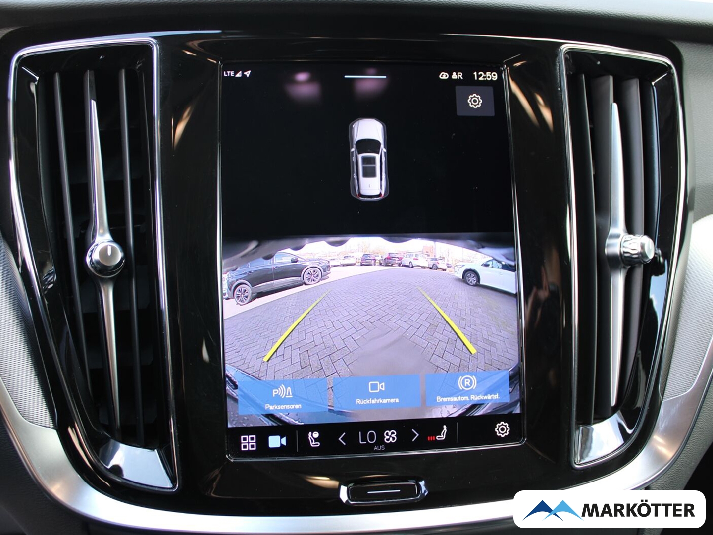 Fahrzeugabbildung Volvo V60 Kombi Core Recharge Plug-In Hybrid AWD/AHK/NAVI