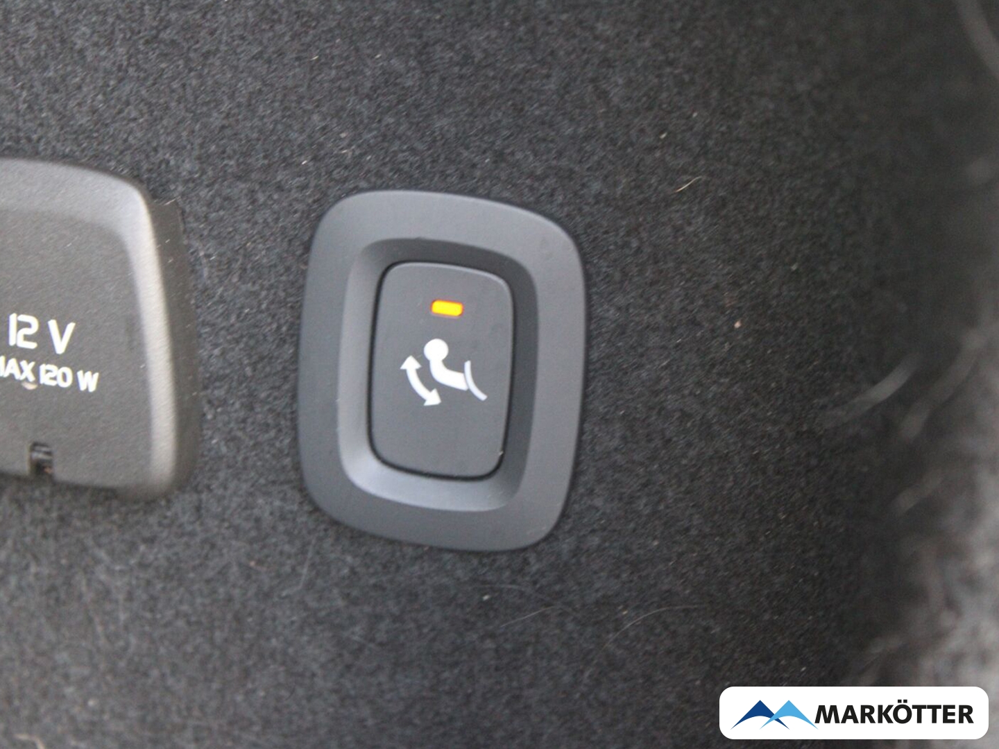 Fahrzeugabbildung Volvo V60 Kombi Core Recharge Plug-In Hybrid AWD/AHK/NAVI