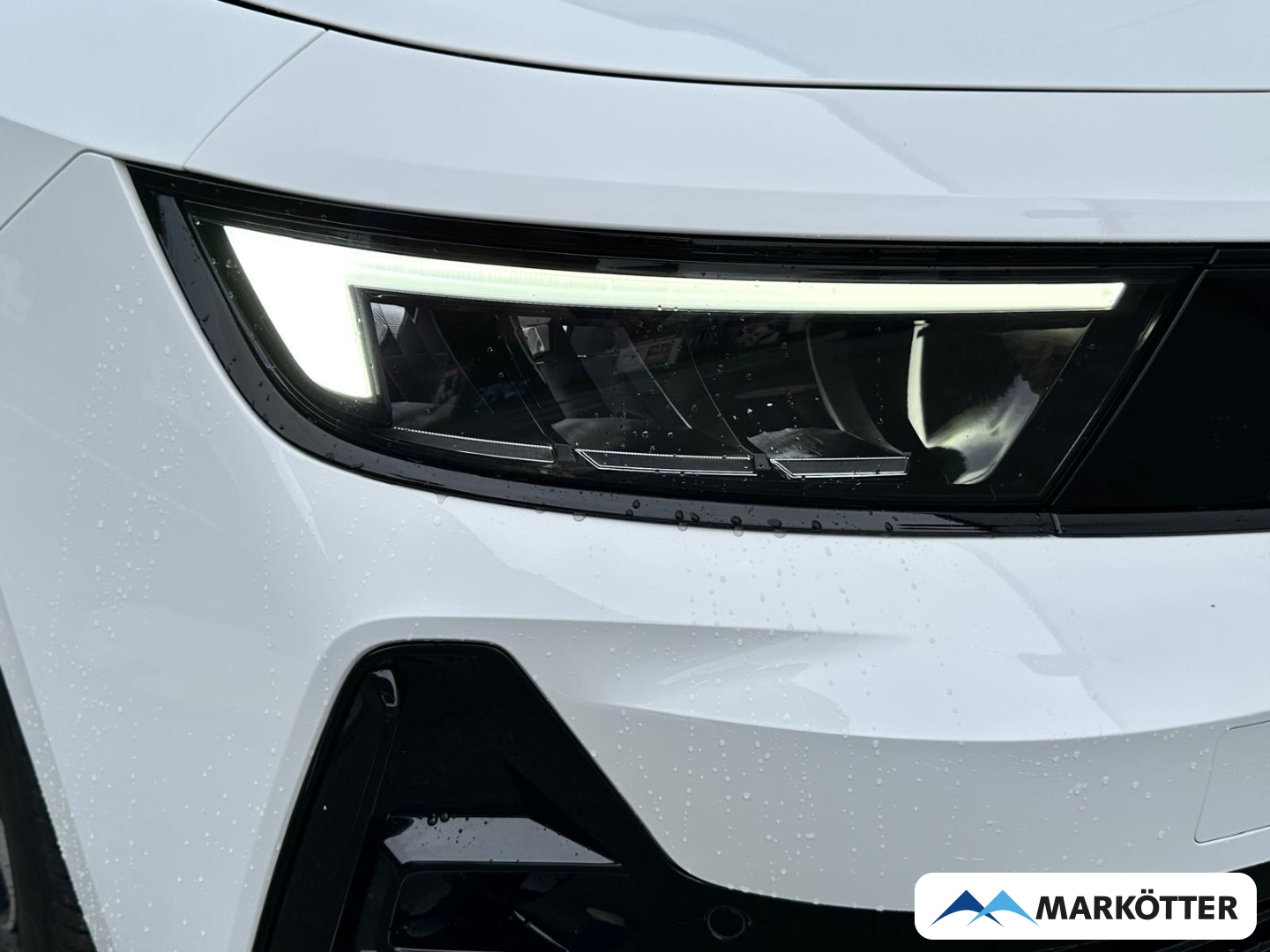 Fahrzeugabbildung Opel Astra Sports Tourer GS +Automatik+Allwetterr.+Dachreling