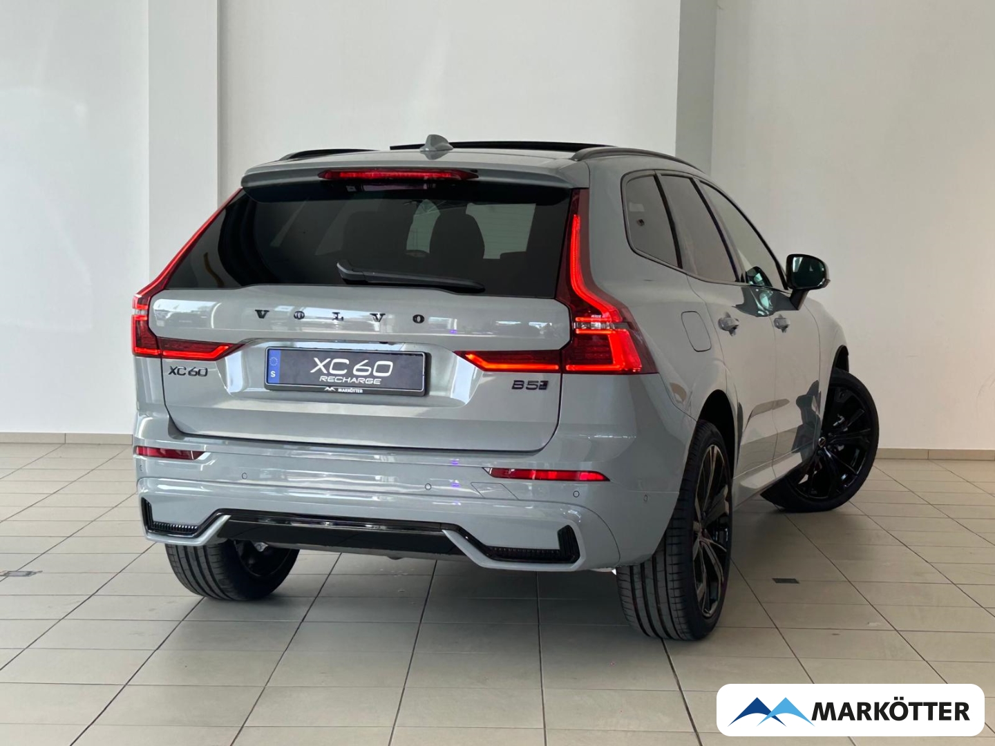 Fahrzeugabbildung Volvo XC60 Plus Black Edition AWD 360°/ACC/Panorama