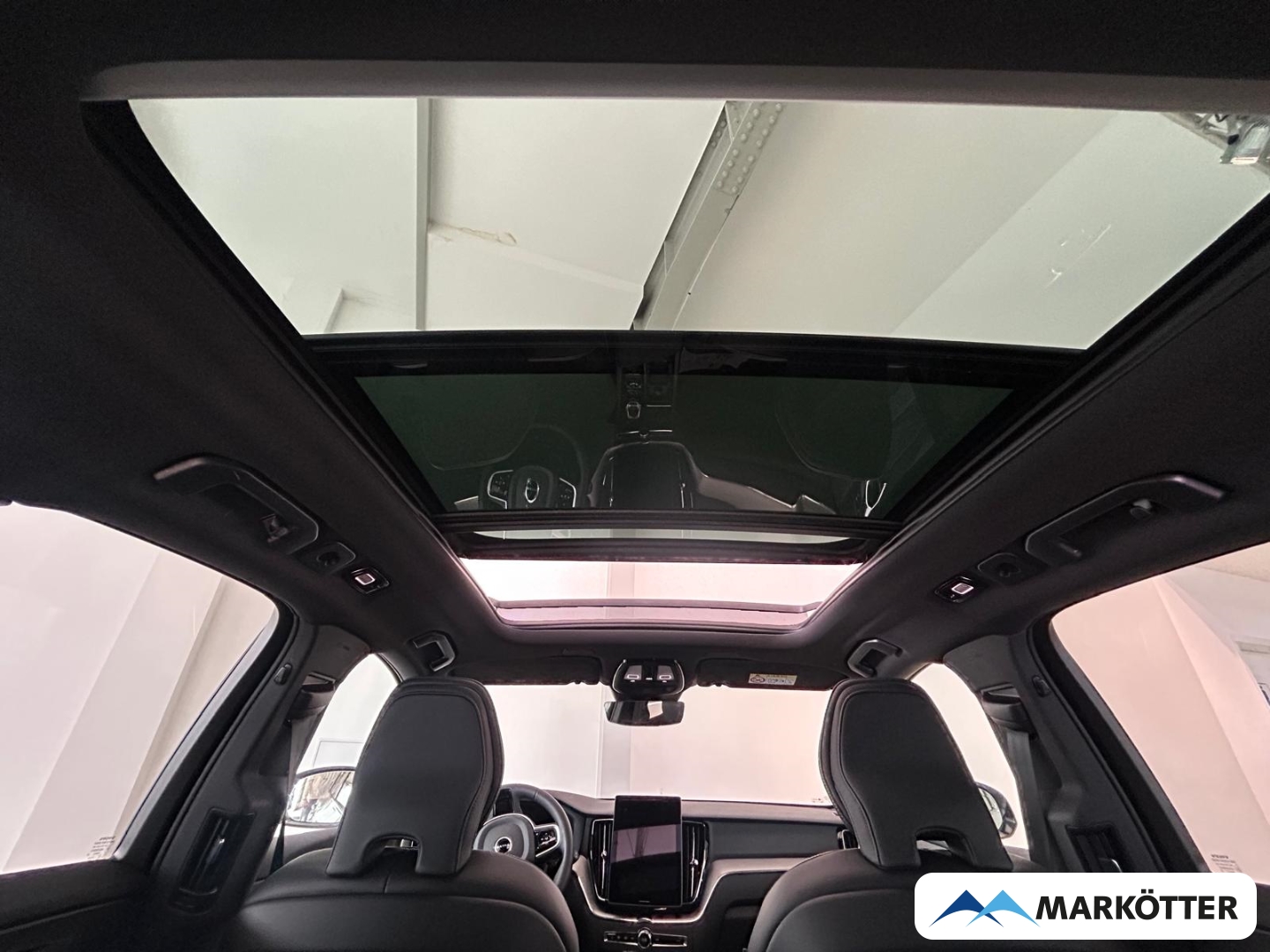 Fahrzeugabbildung Volvo XC60 Plus Black Edition AWD 360°/ACC/Panorama