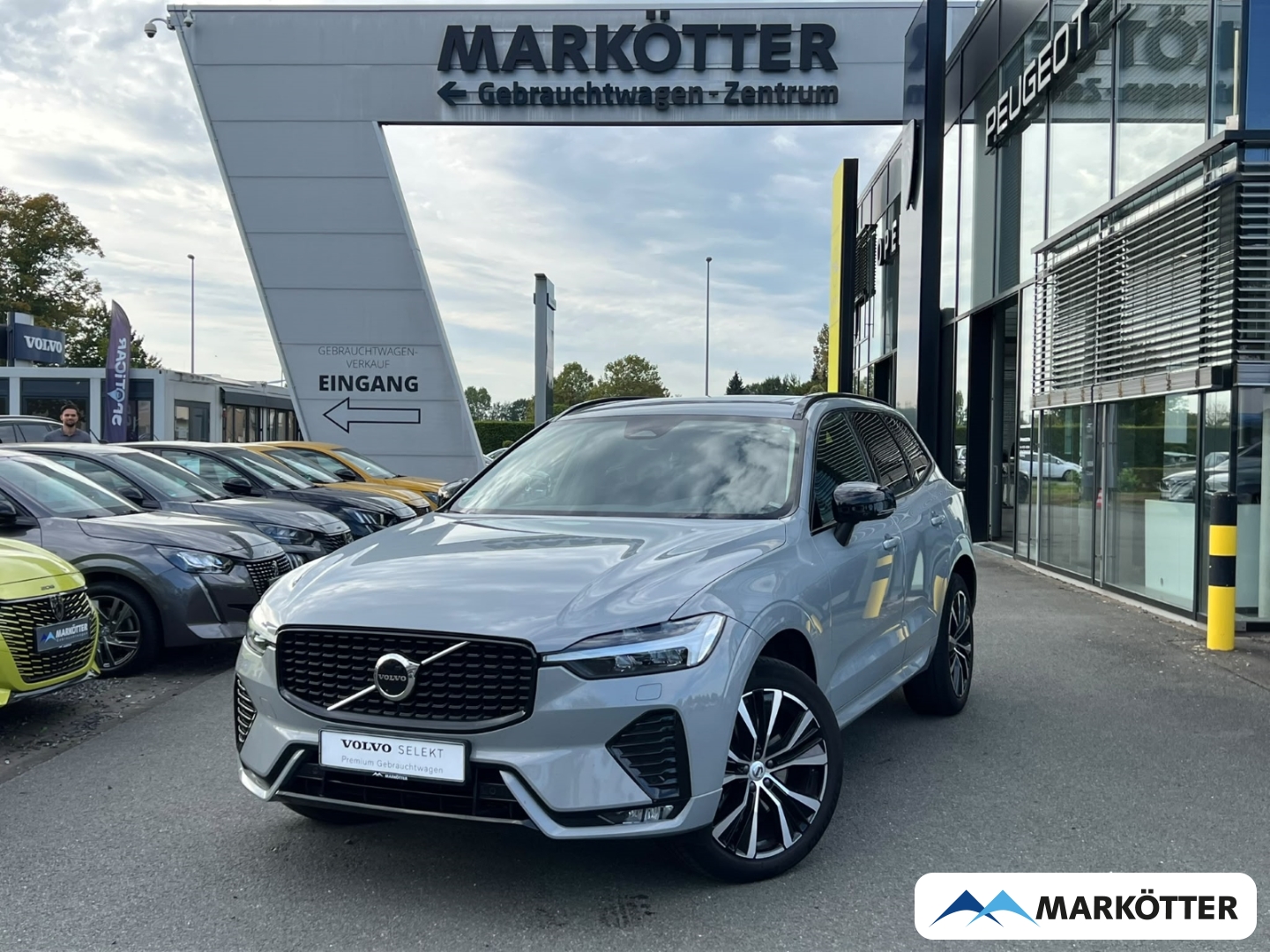 Fahrzeugabbildung Volvo XC60 B4 AWD Ultimate Dark ACC/BLIS/CAM/LH/PANO/SH