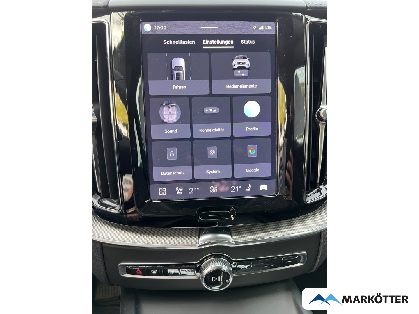 Fahrzeugabbildung Volvo XC60 B4 AWD Ultimate Dark ACC/BLIS/CAM/LH/PANO/SH