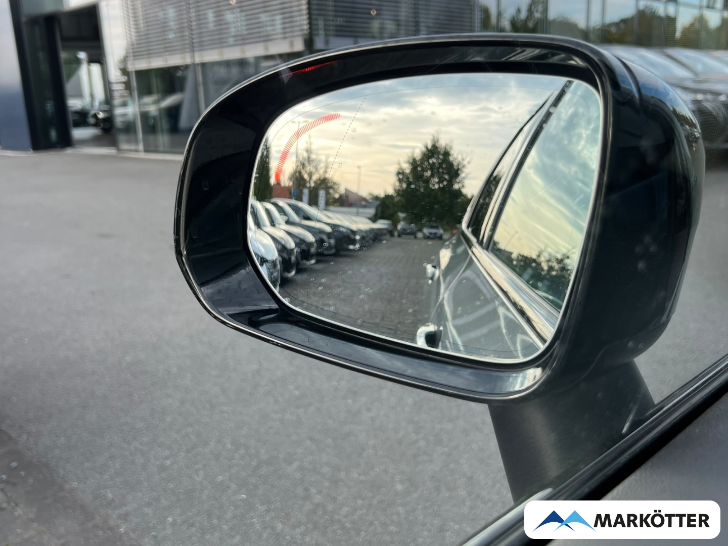 Fahrzeugabbildung Volvo XC60 B4 AWD Ultimate Dark ACC/BLIS/CAM/LH/PANO/SH
