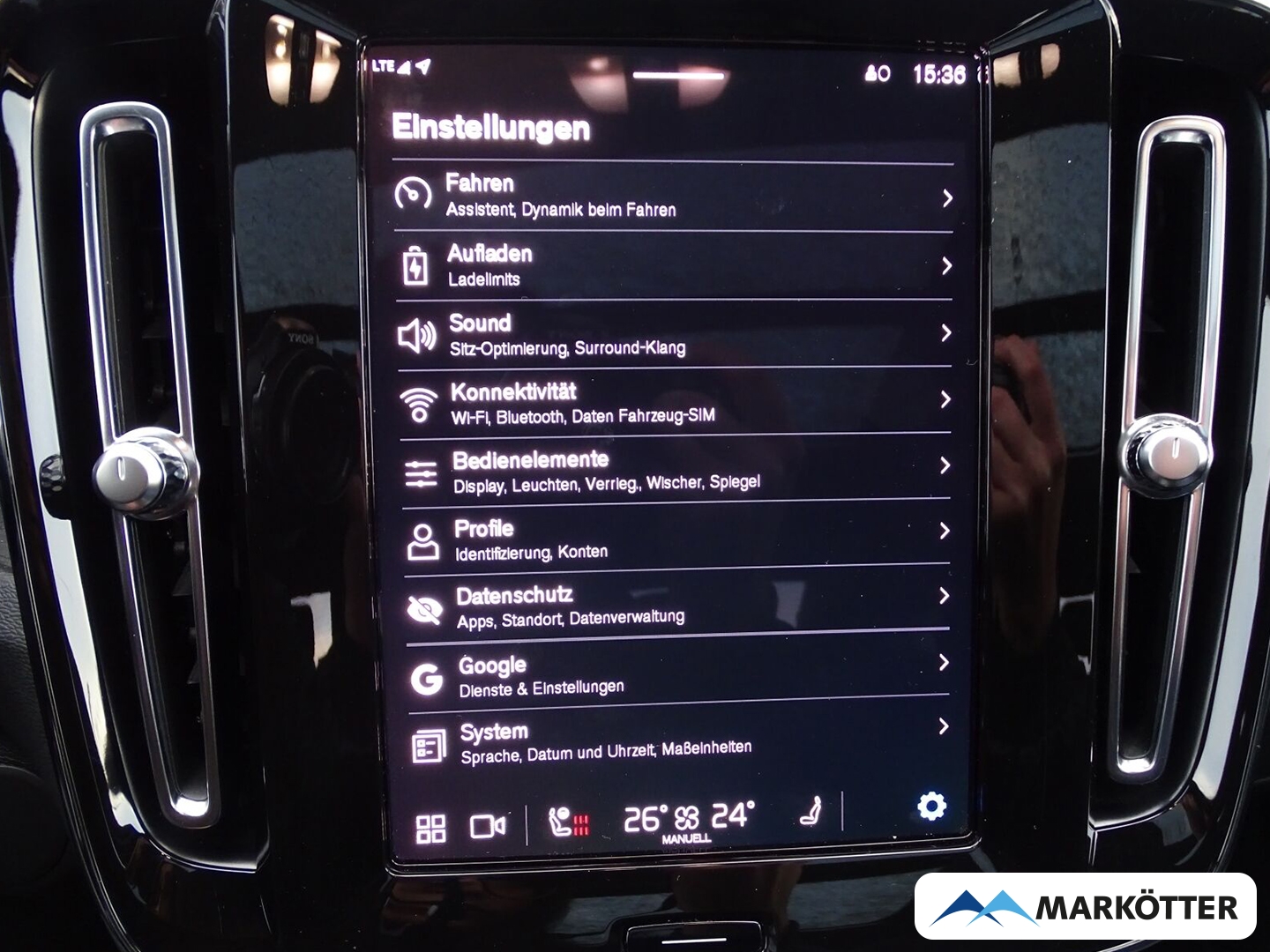 Fahrzeugabbildung Volvo XC40 Ultimate Recharge Pure Electric AWD RFK/SHZ