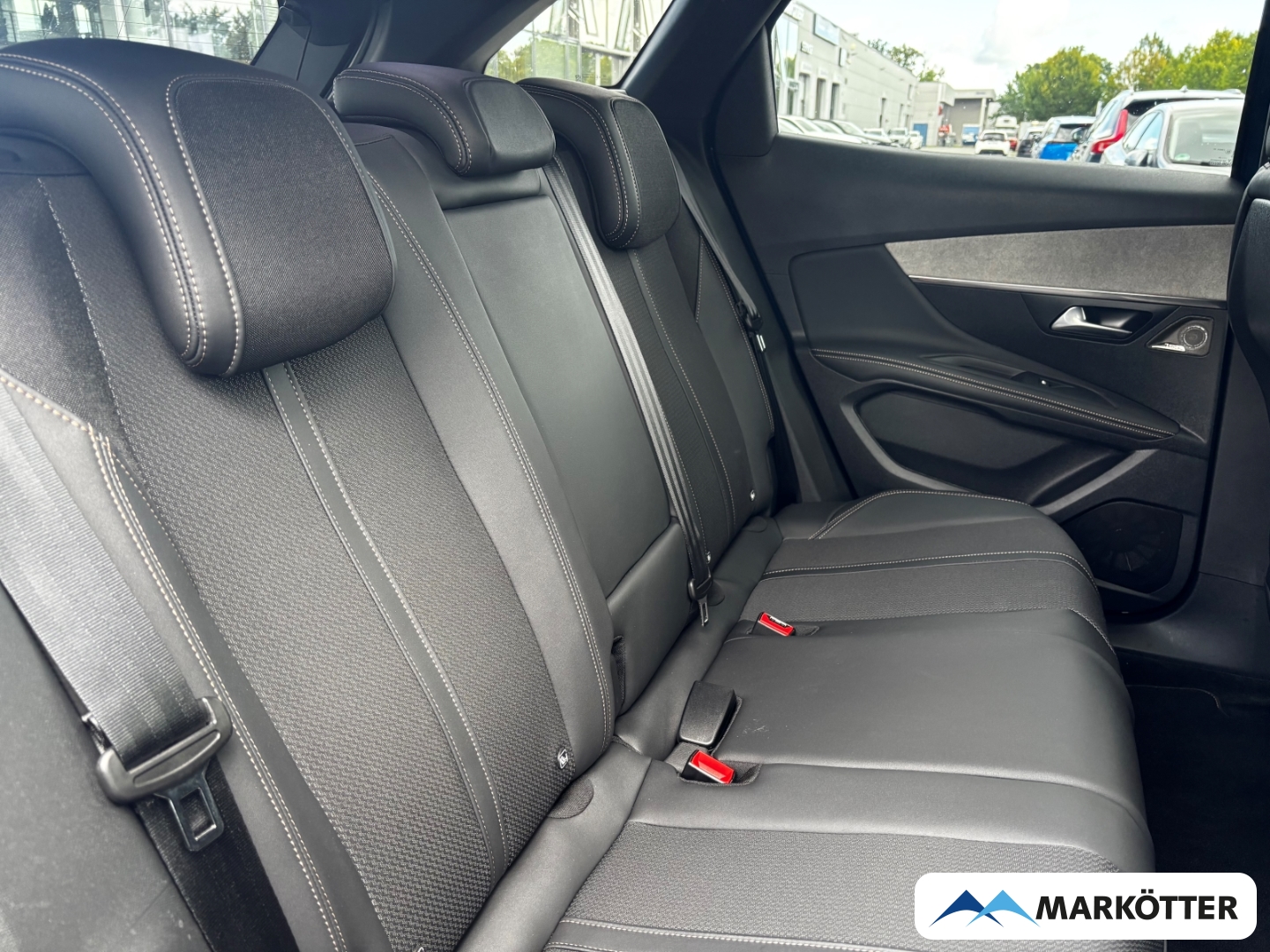 Fahrzeugabbildung Peugeot 3008 GT ACC/BLIS/CAM/FOCAL/SHZ/NAVI/LED