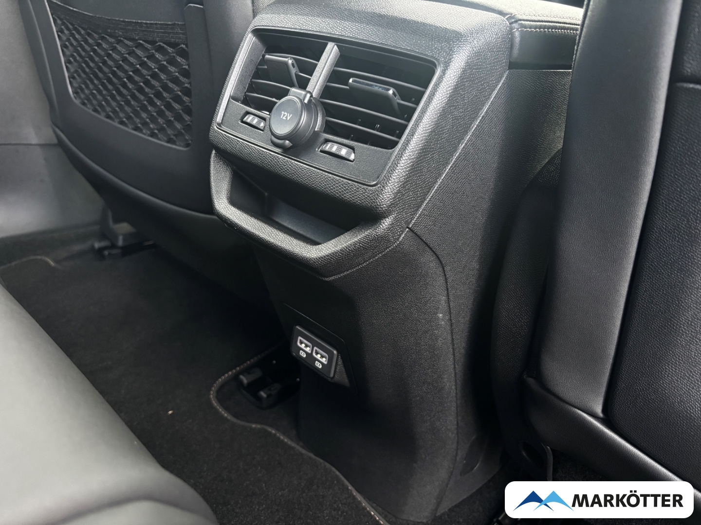 Fahrzeugabbildung Peugeot 3008 GT ACC/BLIS/CAM/FOCAL/SHZ/NAVI/LED