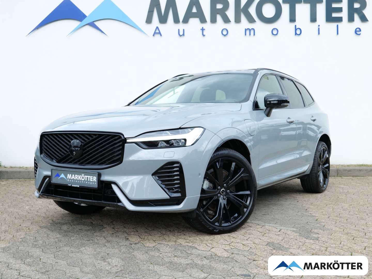 Fahrzeugabbildung Volvo XC60 T8 Plus Black Edition /Schiebedach/360CAM/