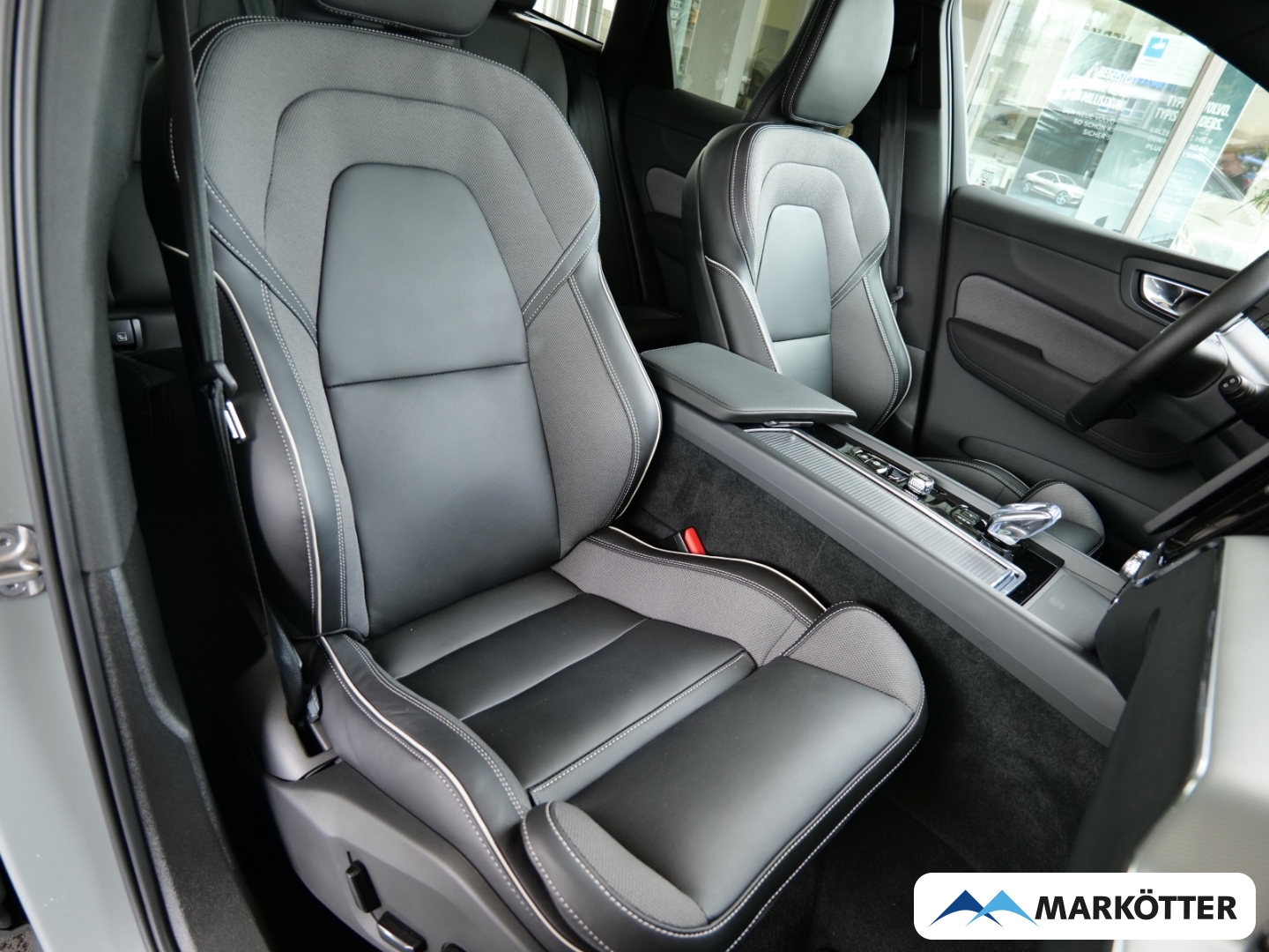 Fahrzeugabbildung Volvo XC60 T8 Plus Black Edition /Schiebedach/360CAM/