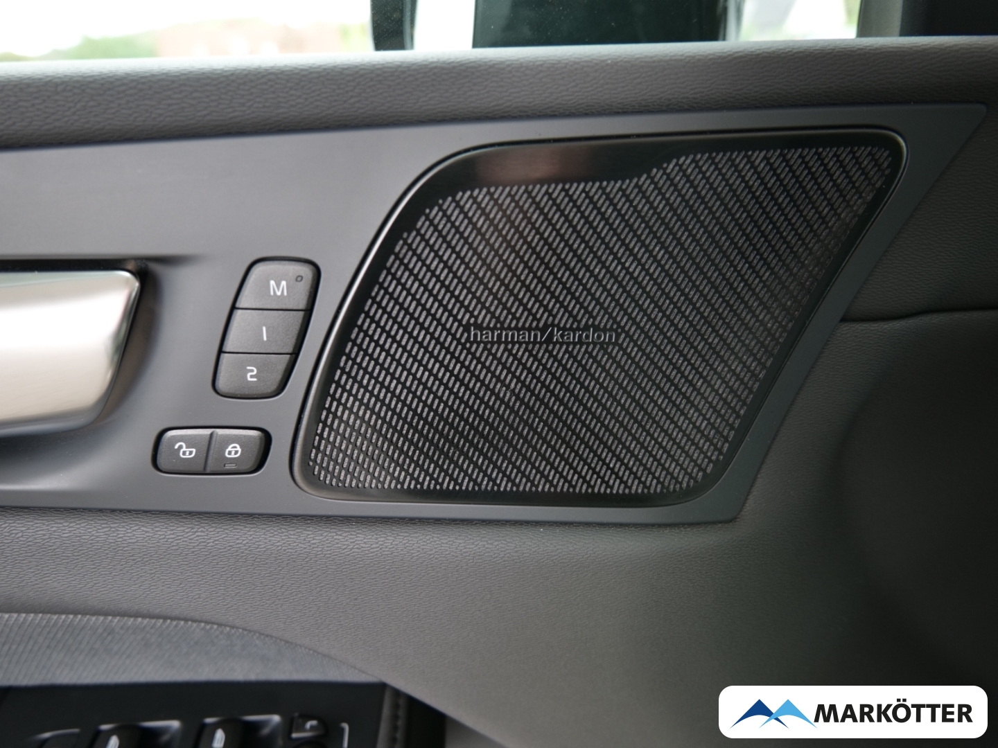 Fahrzeugabbildung Volvo XC60 T8 Plus Black Edition /Schiebedach/360CAM/