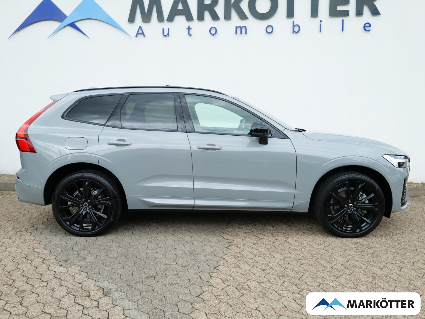 Fahrzeugabbildung Volvo XC60 T8 Plus Black Edition /Schiebedach/360CAM/