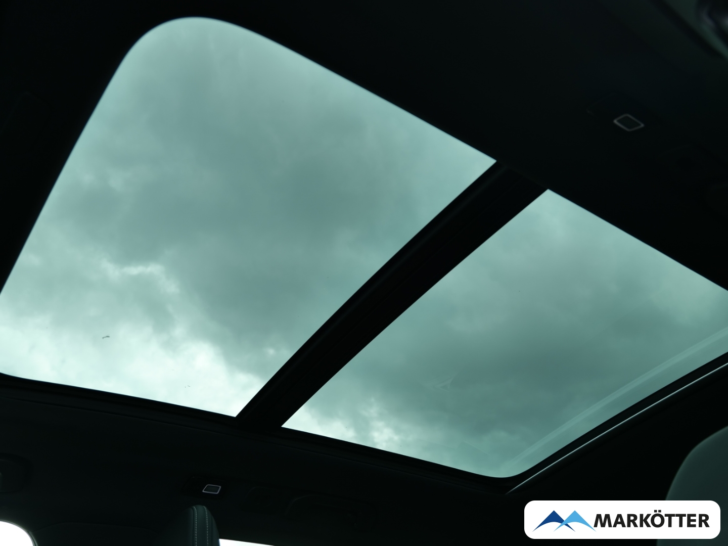 Fahrzeugabbildung Volvo XC60 T8 Plus Black Edition /Schiebedach/360CAM/
