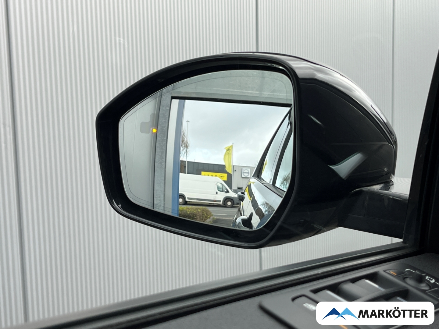 Fahrzeugabbildung Land Rover Discovery Sport Urban Edition AHK/Standheizung