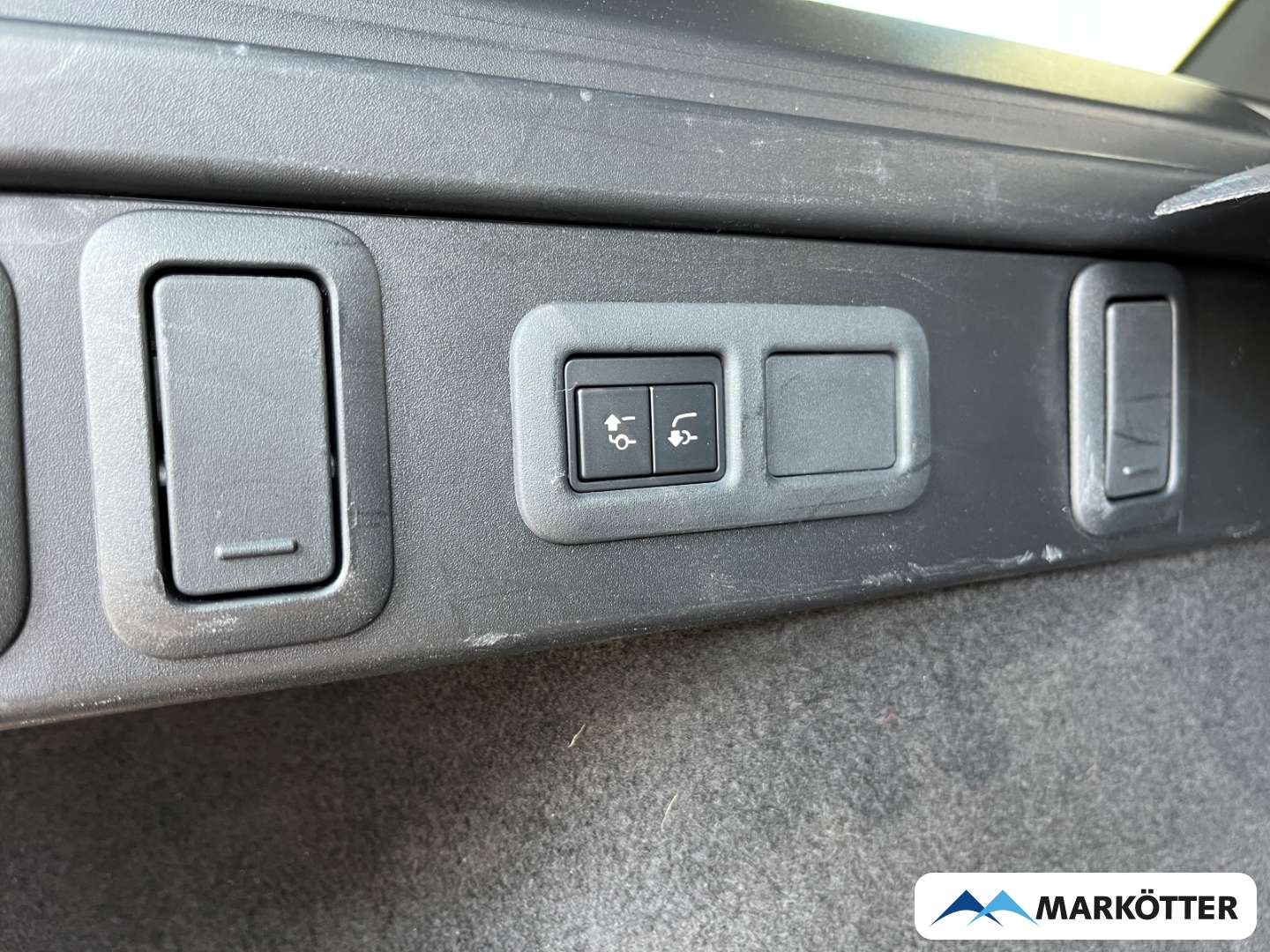 Fahrzeugabbildung Land Rover Range Rover Velar D300 R-Dynamic ACC/AHK/Pano
