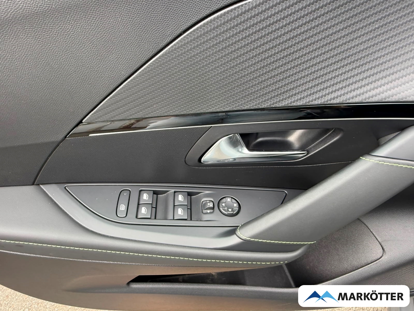 Fahrzeugabbildung Peugeot 208 GT Hybrid 100 CAM/MASSAGE/NAVI/SHZ/TEMP