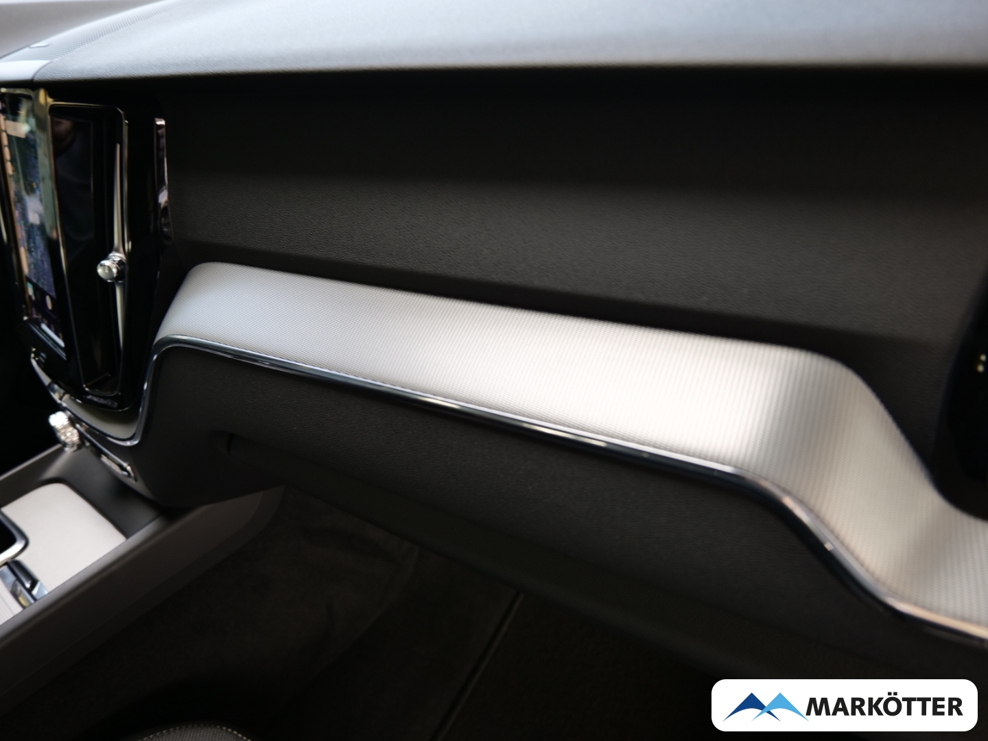 Fahrzeugabbildung Volvo XC60 B4 Plus Dark 360CAM/Harman Kardon/AHK/