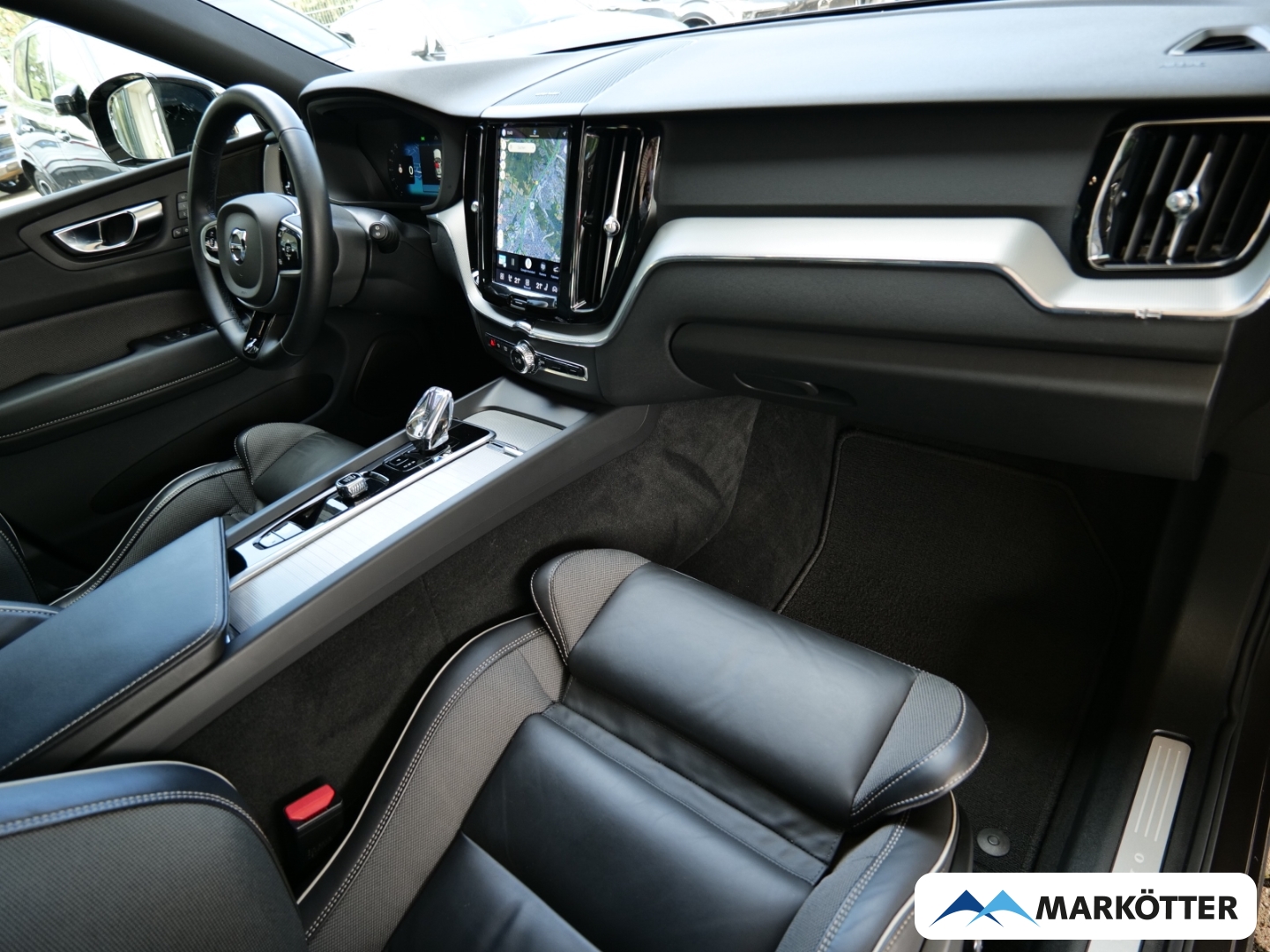 Fahrzeugabbildung Volvo XC60 B4 Plus Dark 360CAM/Harman Kardon/AHK/