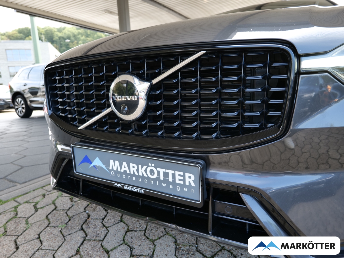 Fahrzeugabbildung Volvo XC60 B4 Plus Dark 360CAM/Harman Kardon/AHK/