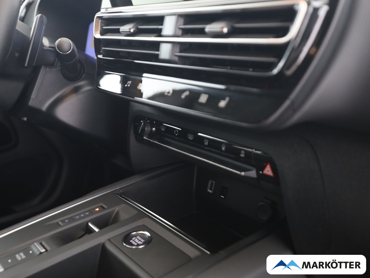 Fahrzeugabbildung Citroen C5 Aircross Plus 1.2 SHZ/DAB+/NAVI/Rückfahrkam.