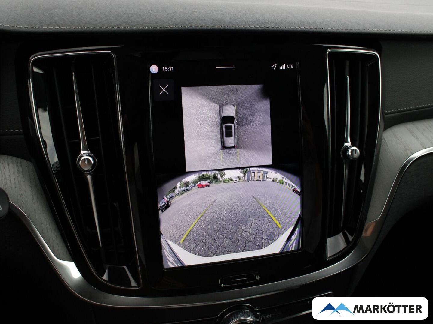 Fahrzeugabbildung Volvo V60 B4 Ultra Dark DAB+/H&K/Massagesitze/SHZ/PANO
