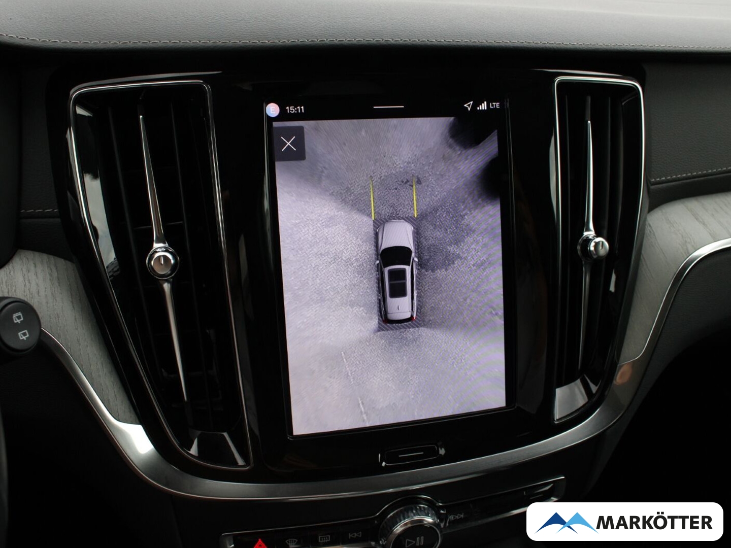 Fahrzeugabbildung Volvo V60 B4 Ultra Dark DAB+/H&K/Massagesitze/SHZ/PANO
