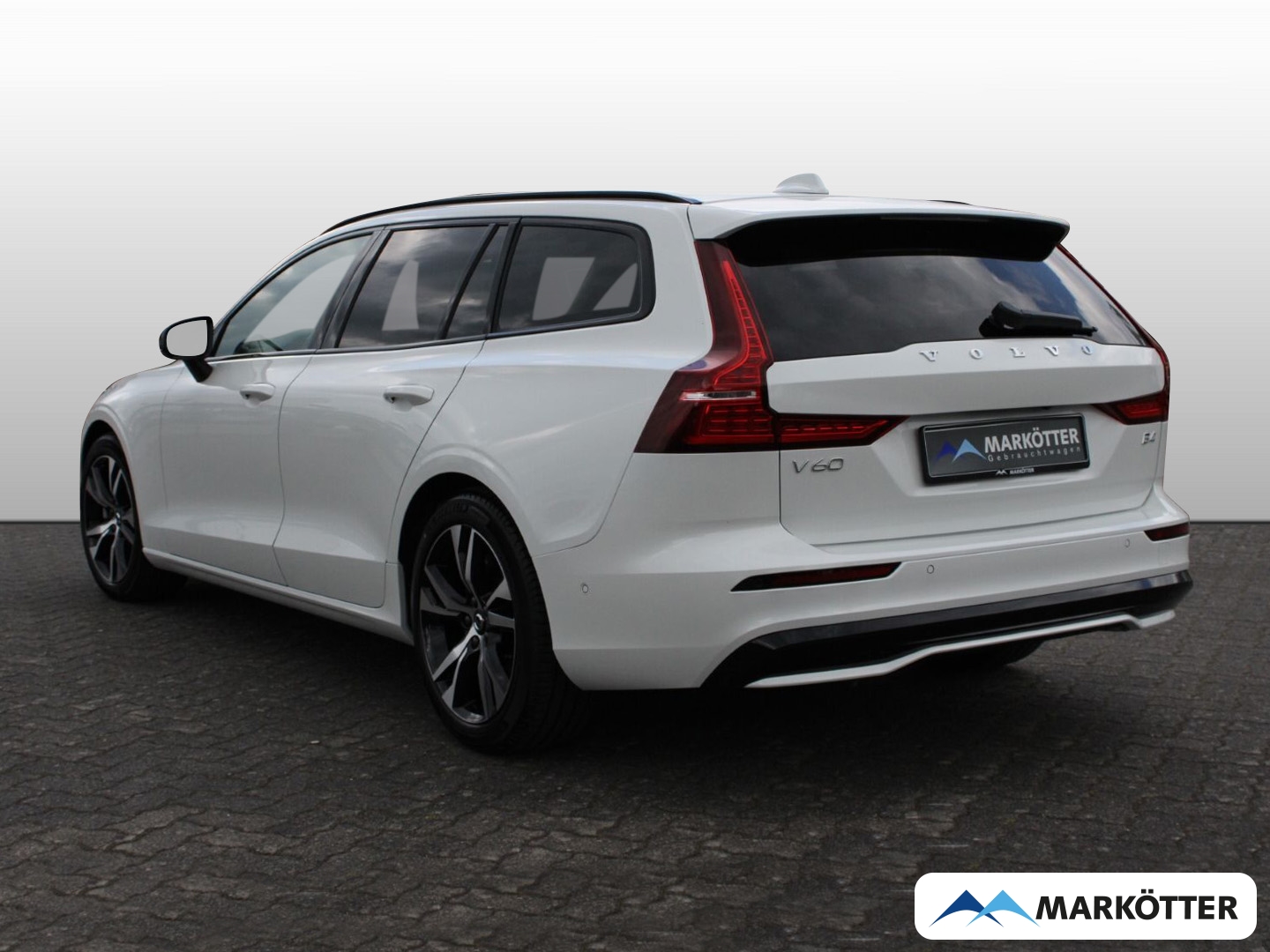 Fahrzeugabbildung Volvo V60 B4 Ultra Dark DAB+/H&K/Massagesitze/SHZ/PANO