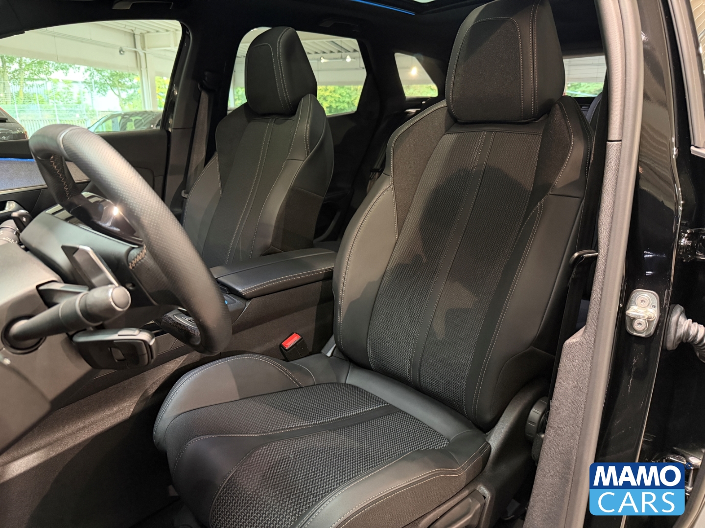 Fahrzeugabbildung Peugeot 3008 GT 1.2 PureTech ACC/BLIS/CAM/PANO/SHZ/APPLE