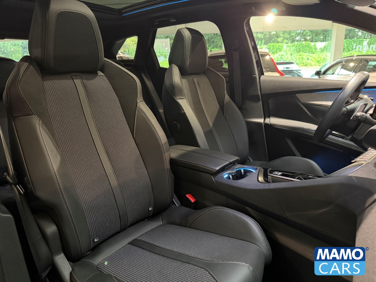 Fahrzeugabbildung Peugeot 3008 GT 1.2 PureTech ACC/BLIS/CAM/PANO/SHZ/APPLE