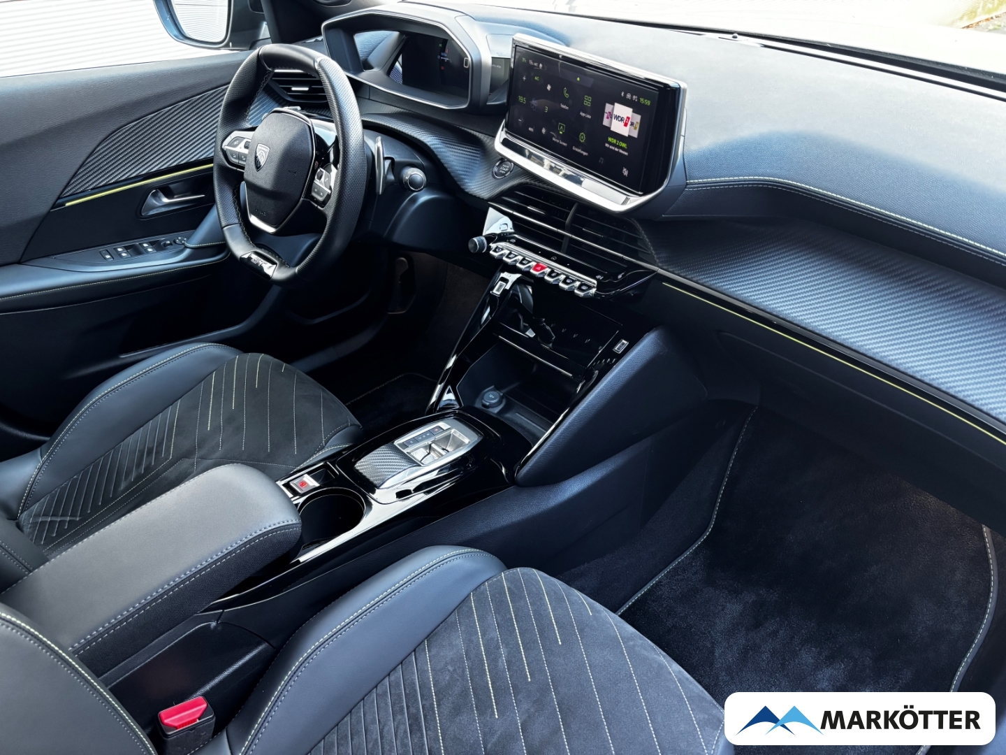 Fahrzeugabbildung Peugeot 2008 GT ALCANTARA/CAM/DAB/APPLE/SHZ/ALLWETTER