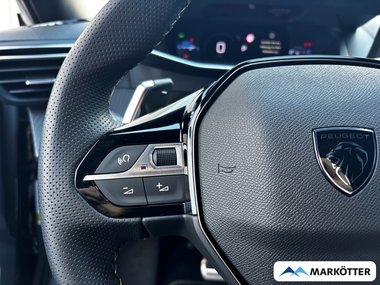 Fahrzeugabbildung Peugeot 2008 GT ALCANTARA/CAM/DAB/APPLE/SHZ/ALLWETTER
