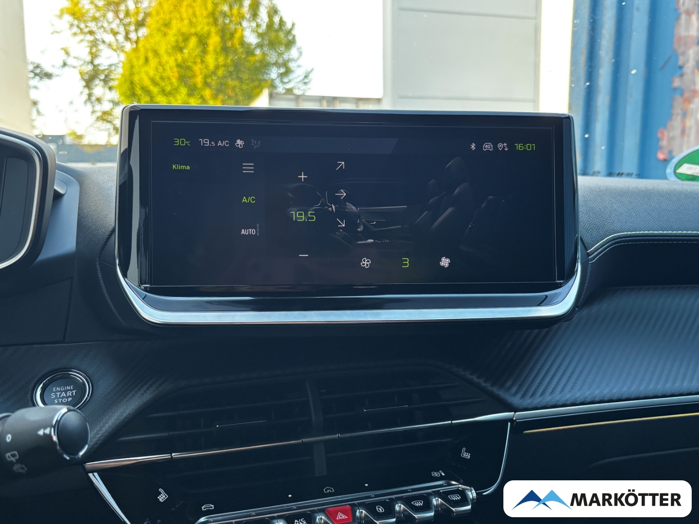 Fahrzeugabbildung Peugeot 2008 GT ALCANTARA/CAM/DAB/APPLE/SHZ/ALLWETTER