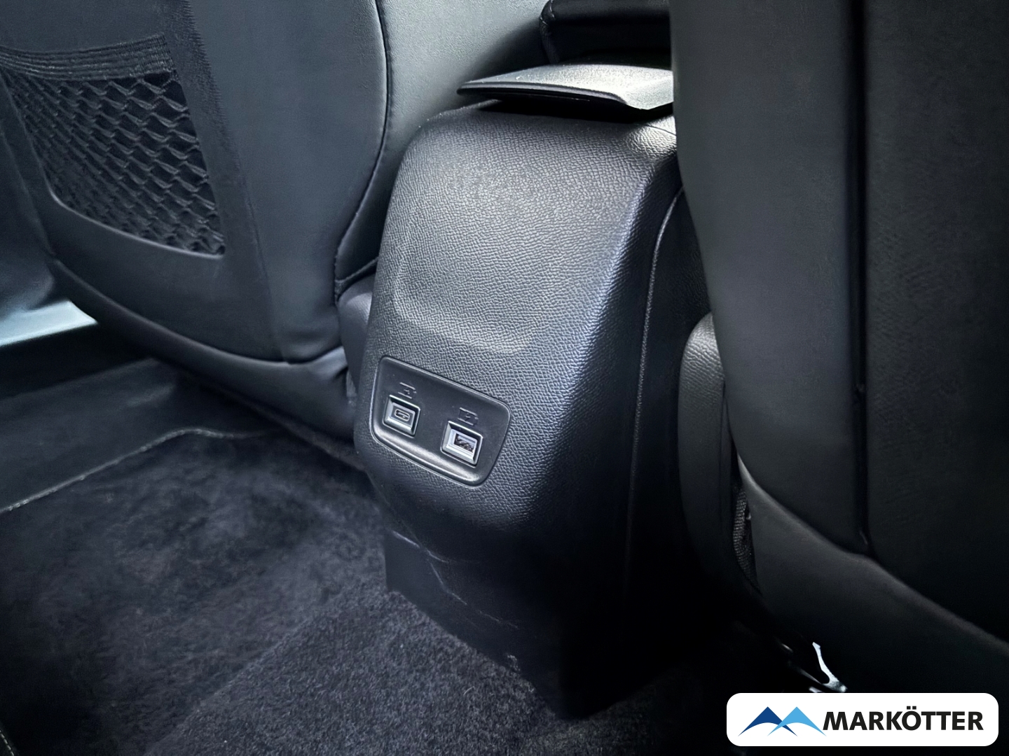 Fahrzeugabbildung Peugeot 2008 GT ALCANTARA/CAM/DAB/APPLE/SHZ/ALLWETTER