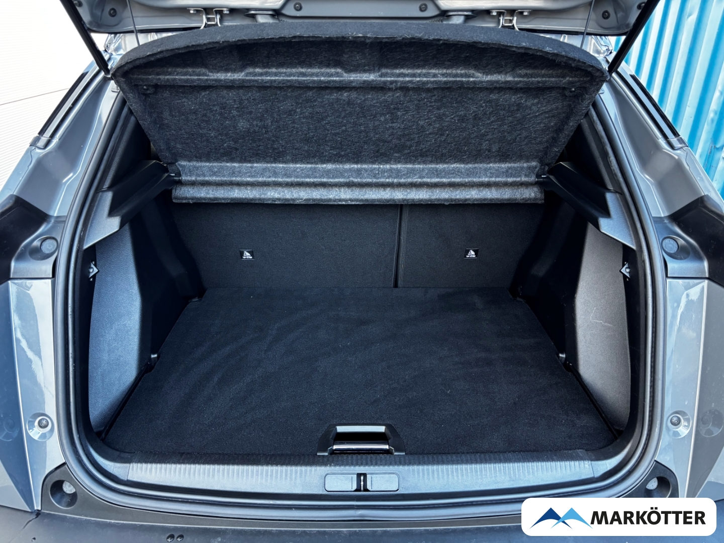 Fahrzeugabbildung Peugeot 2008 GT ALCANTARA/CAM/DAB/APPLE/SHZ/ALLWETTER