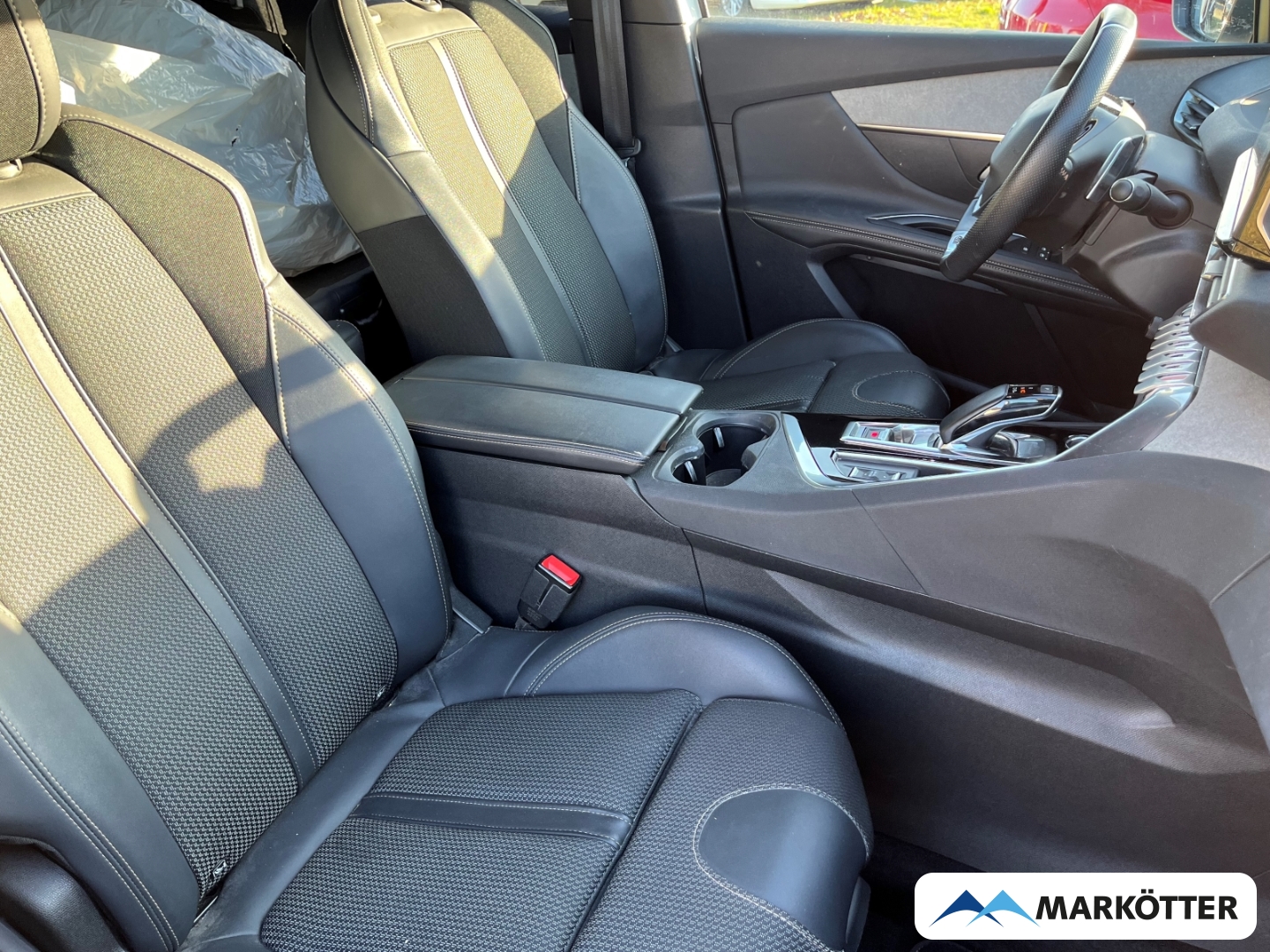 Fahrzeugabbildung Peugeot 3008 Hybrid 225 GT 360CAM/BLIS/PDC/TEMP