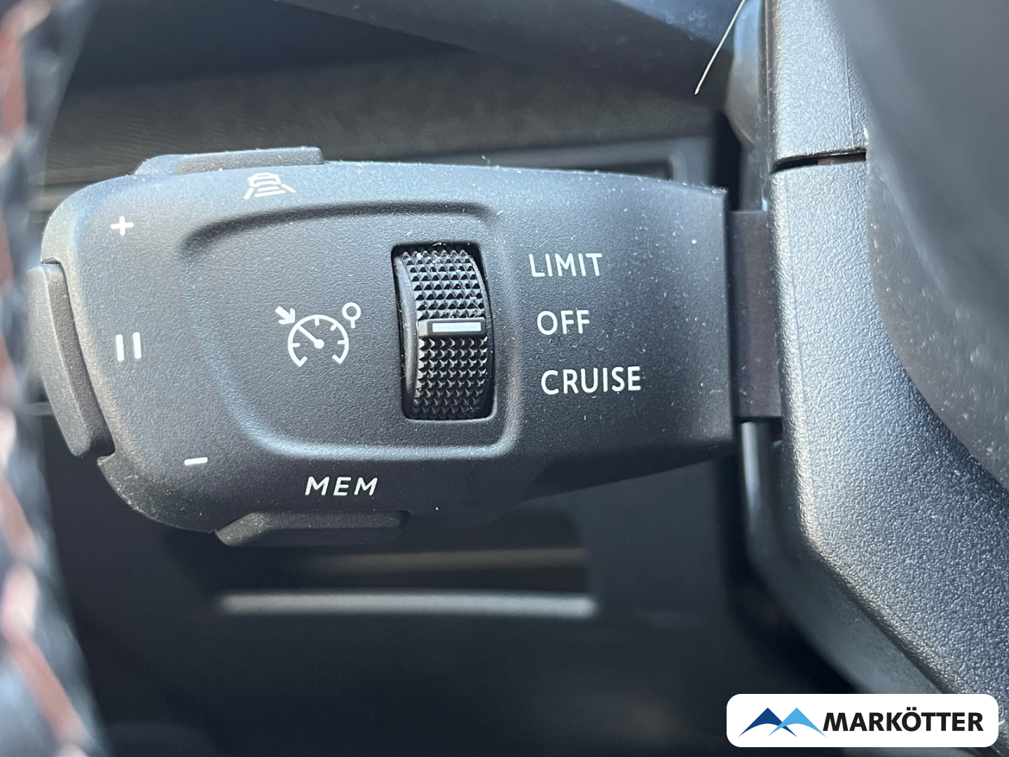 Fahrzeugabbildung Peugeot 3008 Hybrid 225 GT 360CAM/BLIS/PDC/TEMP