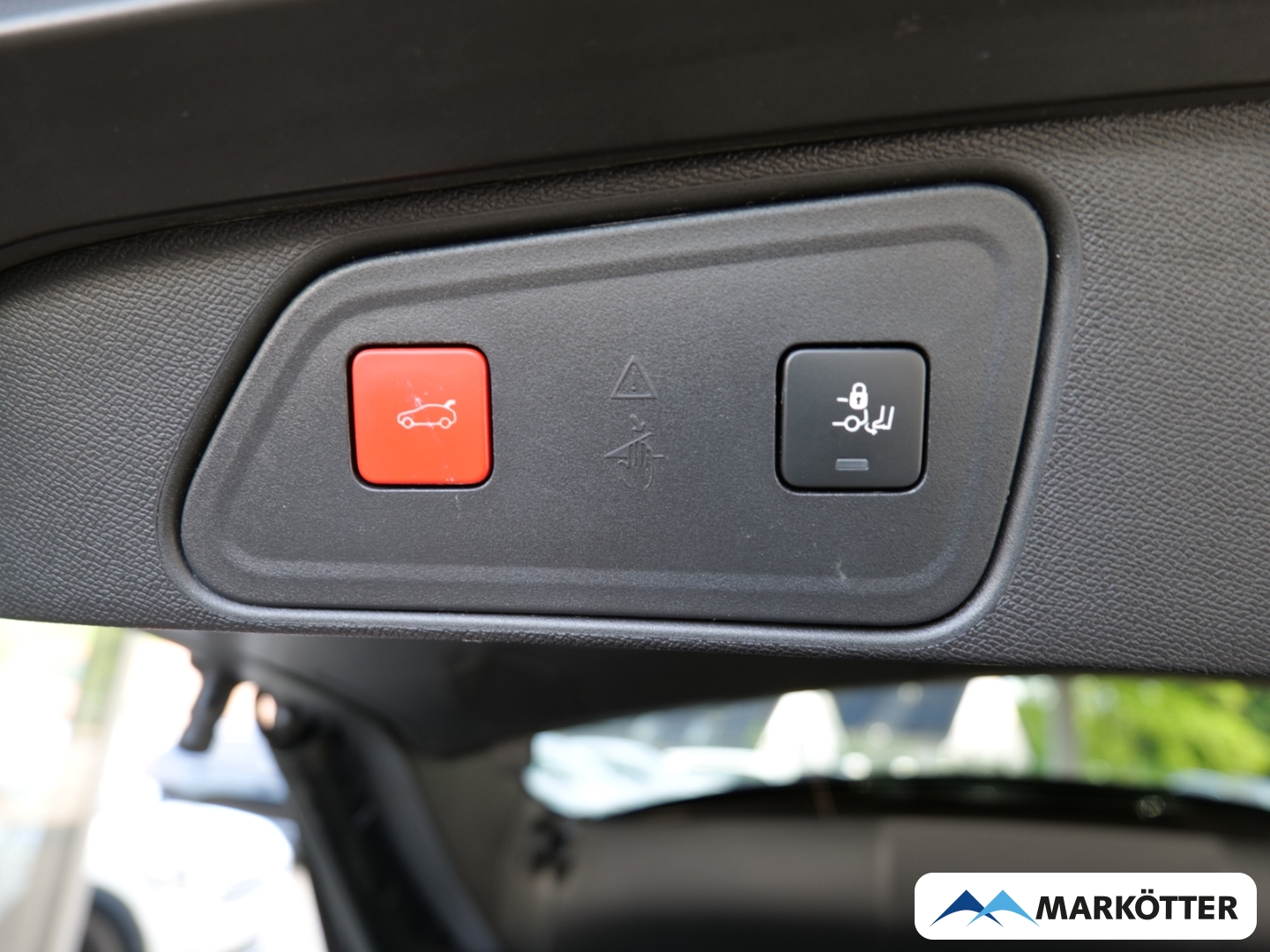 Fahrzeugabbildung Peugeot 3008 Hybrid 225 GT 360CAM/BLIS/PDC/TEMP