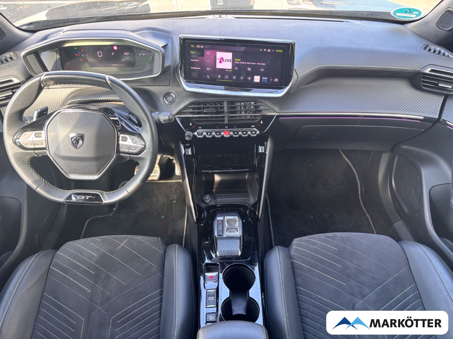 Fahrzeugabbildung Peugeot 2008 GT CAM/LED/MASSAGE/NAVI/ALCANTARA/SH/TEMP