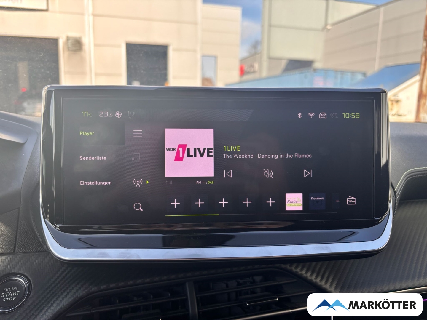 Fahrzeugabbildung Peugeot 2008 GT CAM/LED/MASSAGE/NAVI/ALCANTARA/SH/TEMP