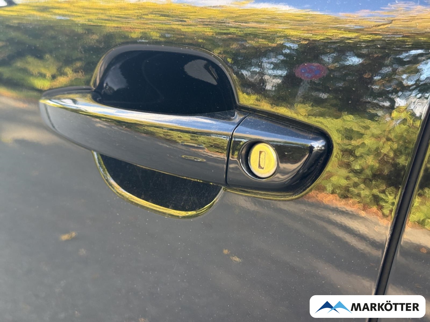 Fahrzeugabbildung Peugeot 2008 GT CAM/LED/MASSAGE/NAVI/ALCANTARA/SH/TEMP