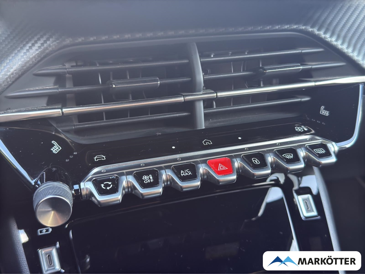 Fahrzeugabbildung Peugeot 2008 GT CAM/LED/MASSAGE/NAVI/ALCANTARA/SH/TEMP