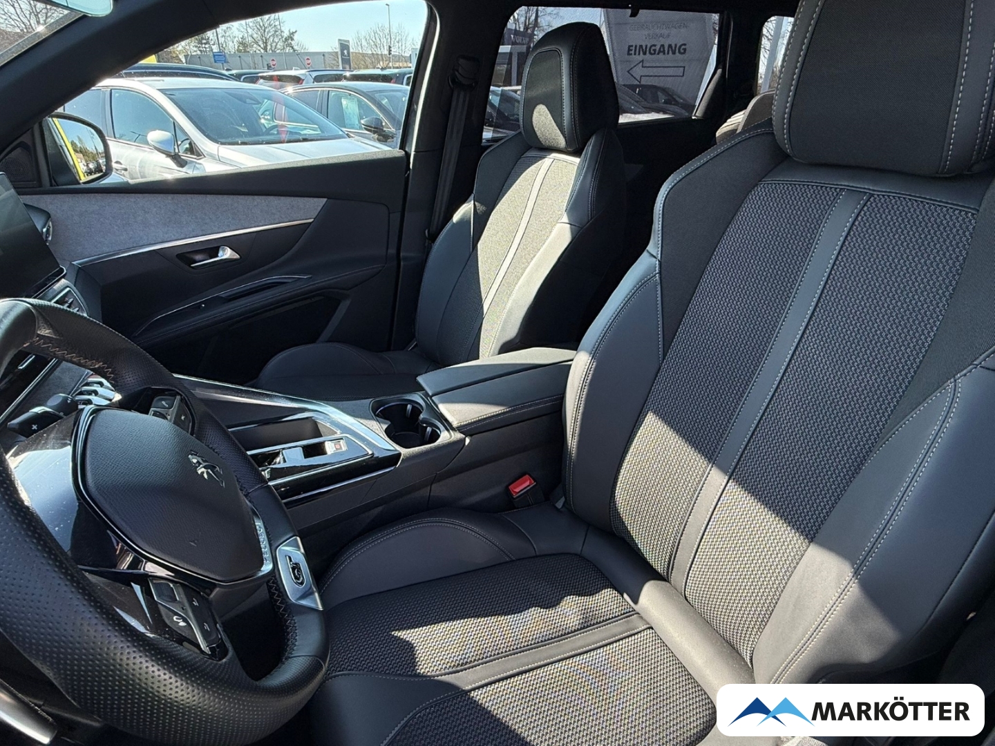 Fahrzeugabbildung Peugeot 5008 1.5GT 7-Sitzer ACC/BLIS/CAM/LED/PDC/SH/TEMP