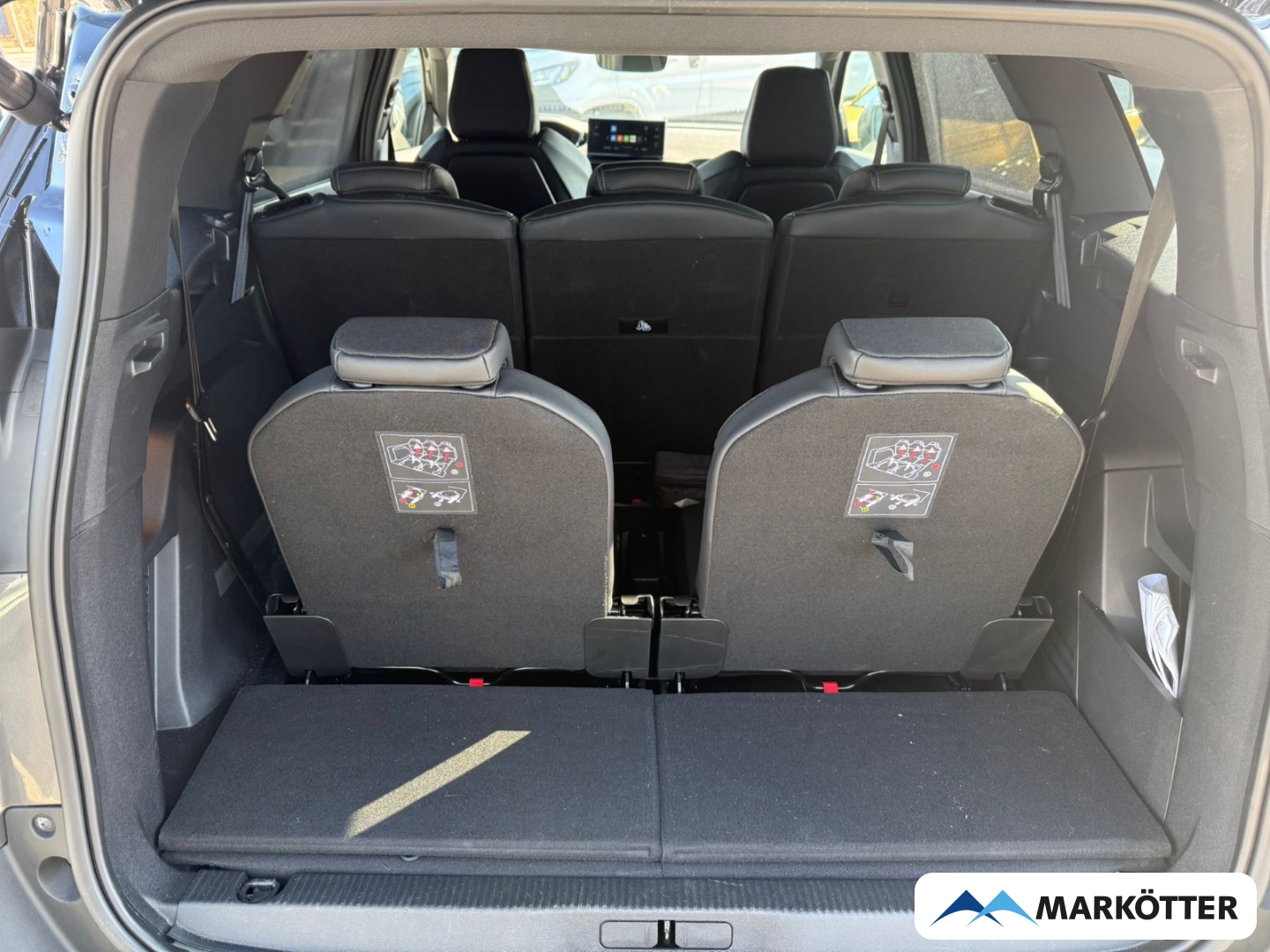 Fahrzeugabbildung Peugeot 5008 1.5GT 7-Sitzer ACC/BLIS/CAM/LED/PDC/SH/TEMP