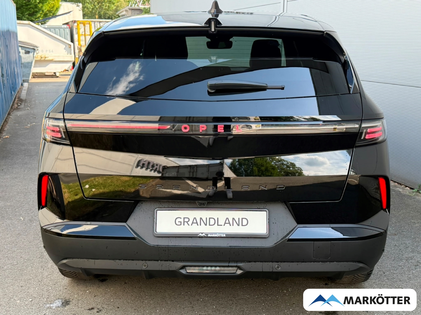 Fahrzeugabbildung Opel Grandland GS Sitz- und Lenkradheizung/Allwetterreifen