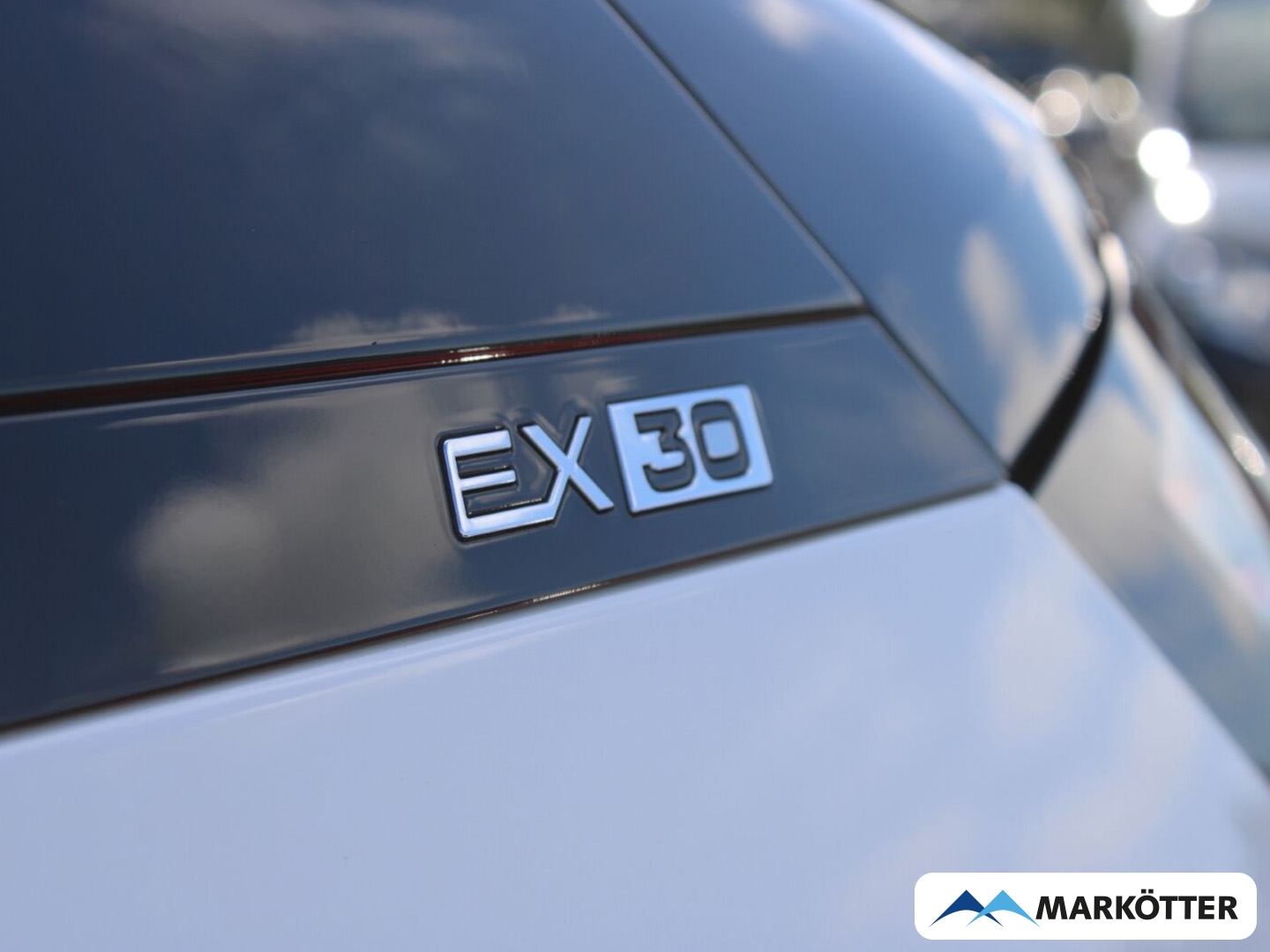 Fahrzeugabbildung Volvo EX30 Ultra Extended Range SHZ/LHZ/360/WP/BLIS