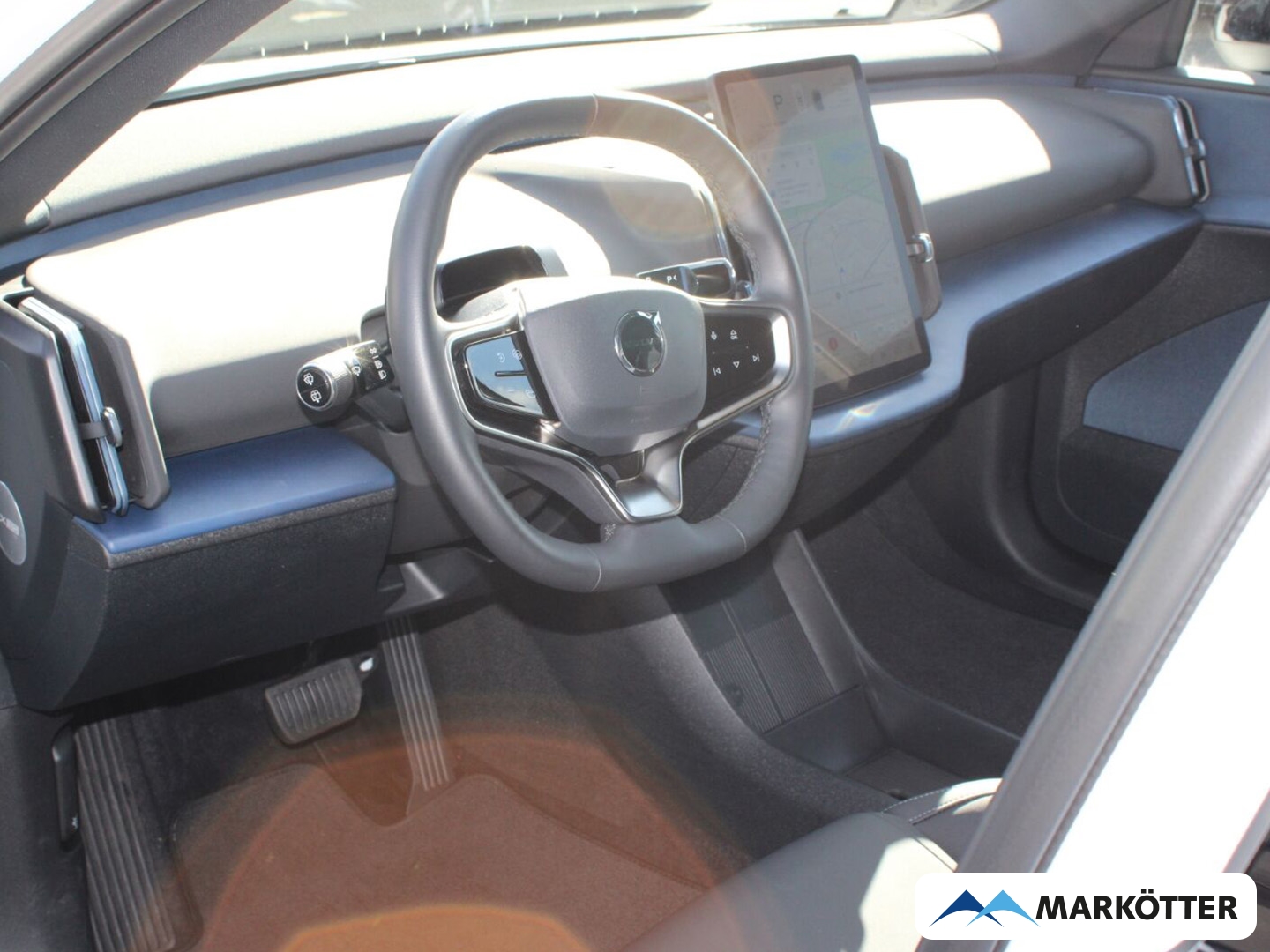 Fahrzeugabbildung Volvo EX30 Ultra Extended Range SHZ/LHZ/360/WP/BLIS